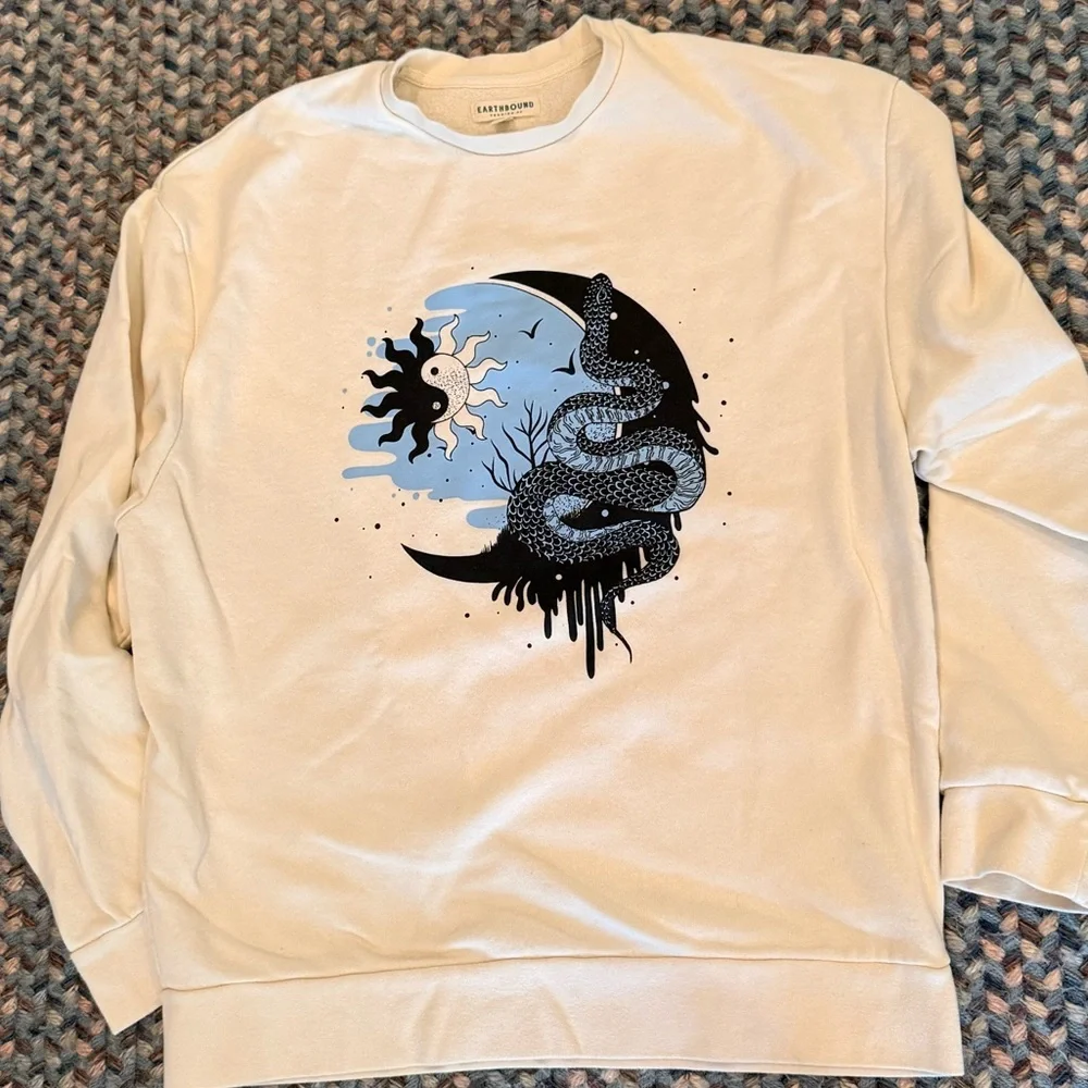 Earthbound Trading Company Sweatshirt - Picture 2 of 8